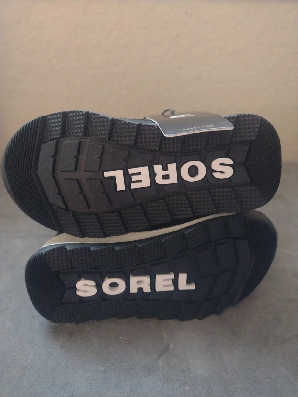 Sorel Children's Size 8 Whitney II Short Lace Black Red Boots Waterproof